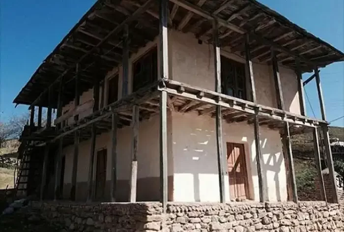 خانه قدیمی چوبی و تاریخی در رستمکلا 23131654478