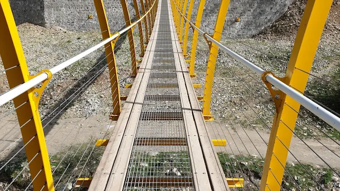 ساخت پل فلزی معلق رود بارک 1361263216312