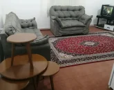 اتاق پذیرایی و مبلمان و تللوزیون قدیمی خانه در خلیل شهر 5289465