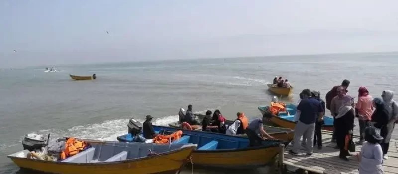 قایق های تفریحی در جزیره آشوراده در مازندران 67567567777